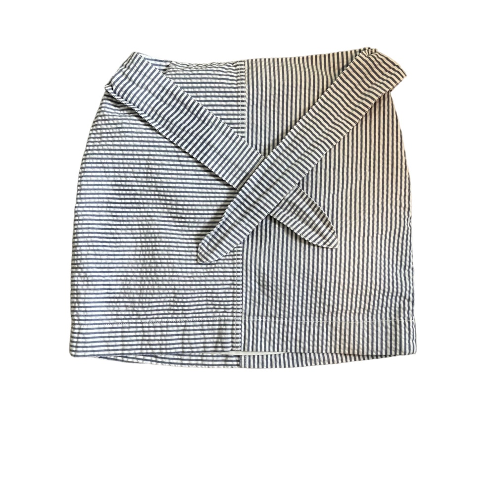 Vineyard Vines Seersucker Mini Skirt Women’s Size S Classic Chic Blue and White